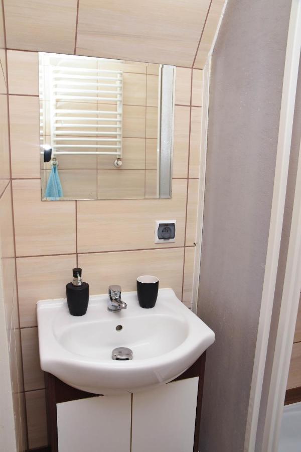 Gospodarstwo Agroturystyczne Z Basenem & Spa I Alpakami Elk Exterior photo